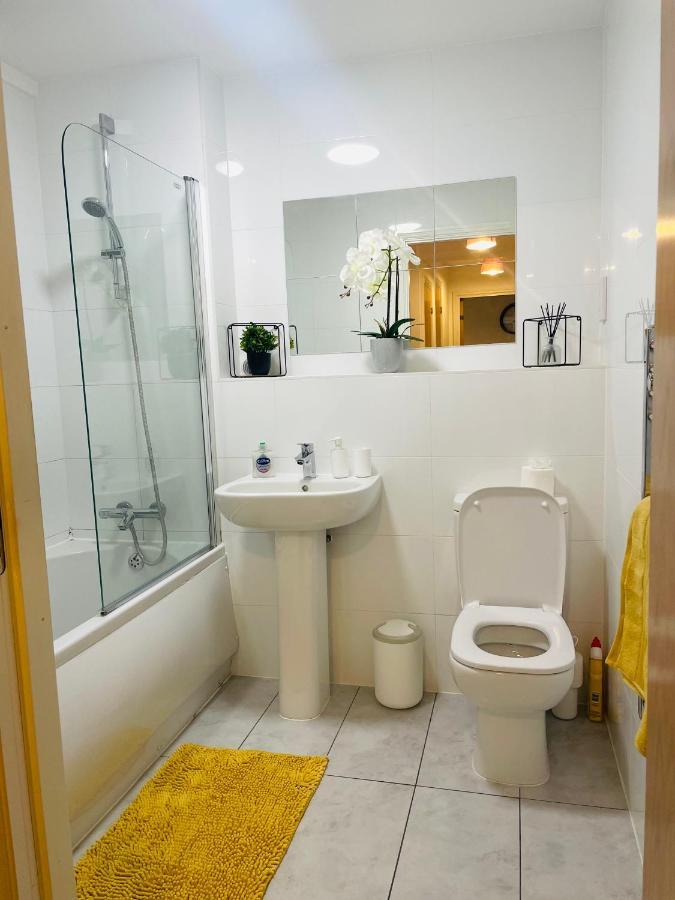 #0509 Two Bedroom Serviced Apartment- Free Parking Derby Exterior photo